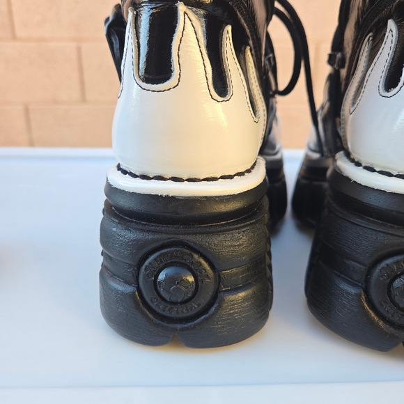 New Rock Metallic M-288-C10 Platform Boots - Picture 6 of 16